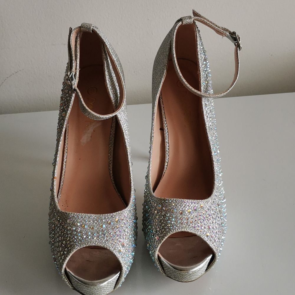 Dream Pairs Embellished Heels Shoes - Picture 2 of 5
